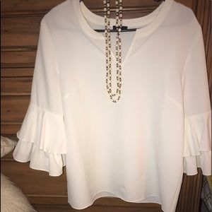 🤍 Ann Taylor 3/4 length ruffle sleeve blouse